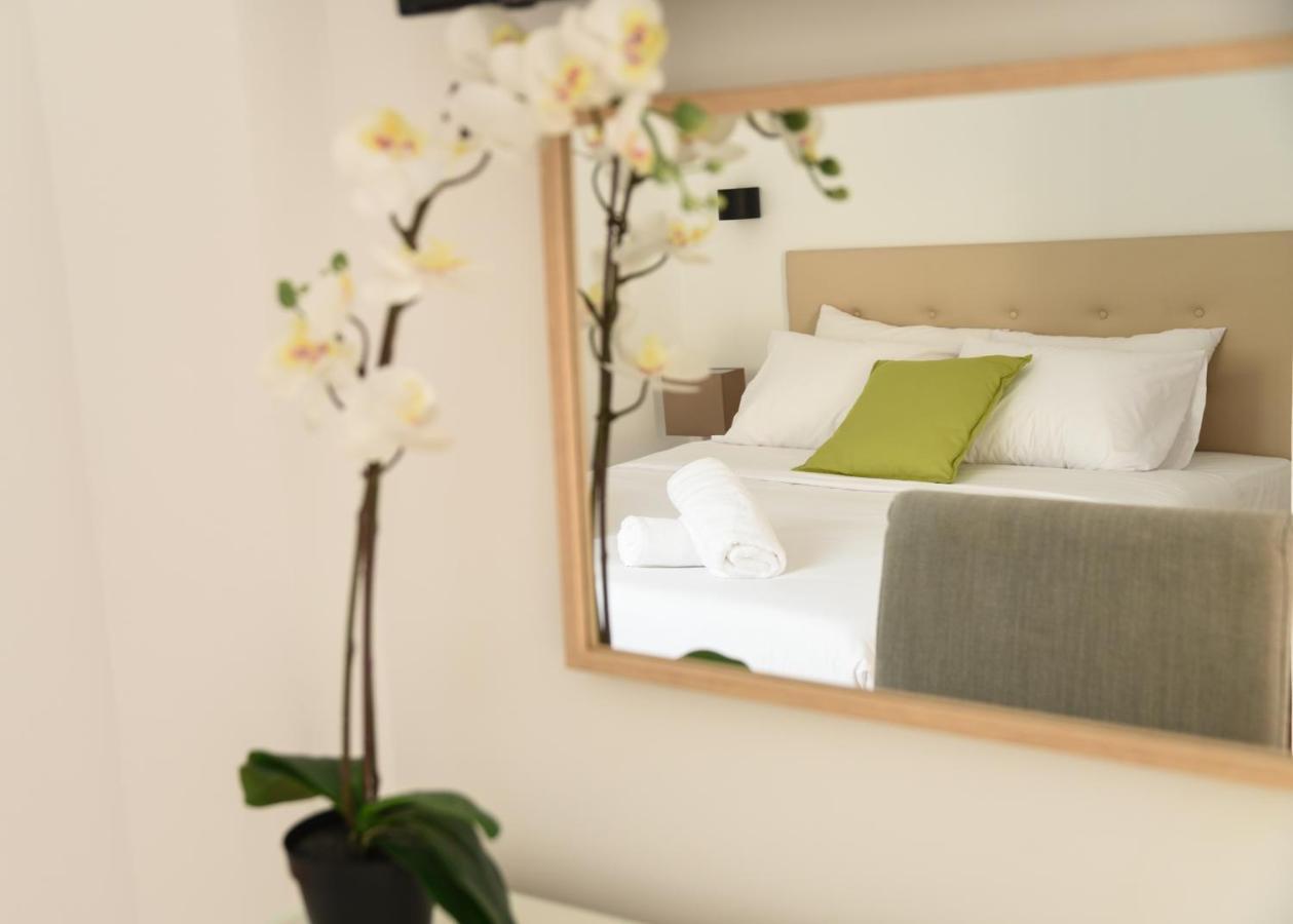 אתונה Hotel_Tier מראה חיצוני תמונה